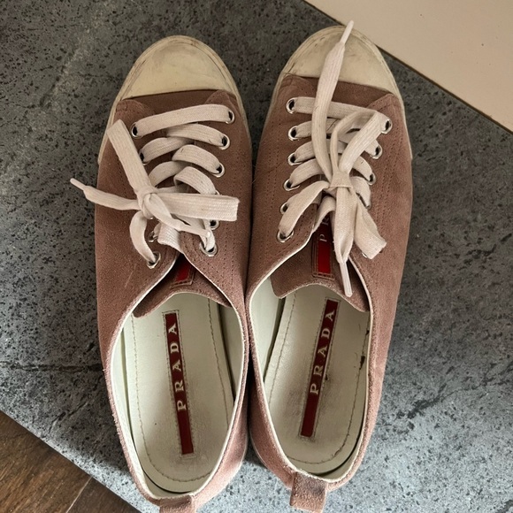 【関税＆送料込み】Prada Suede Sneakers Prada Suede Running Sneakers | Saks Fifth Avenue